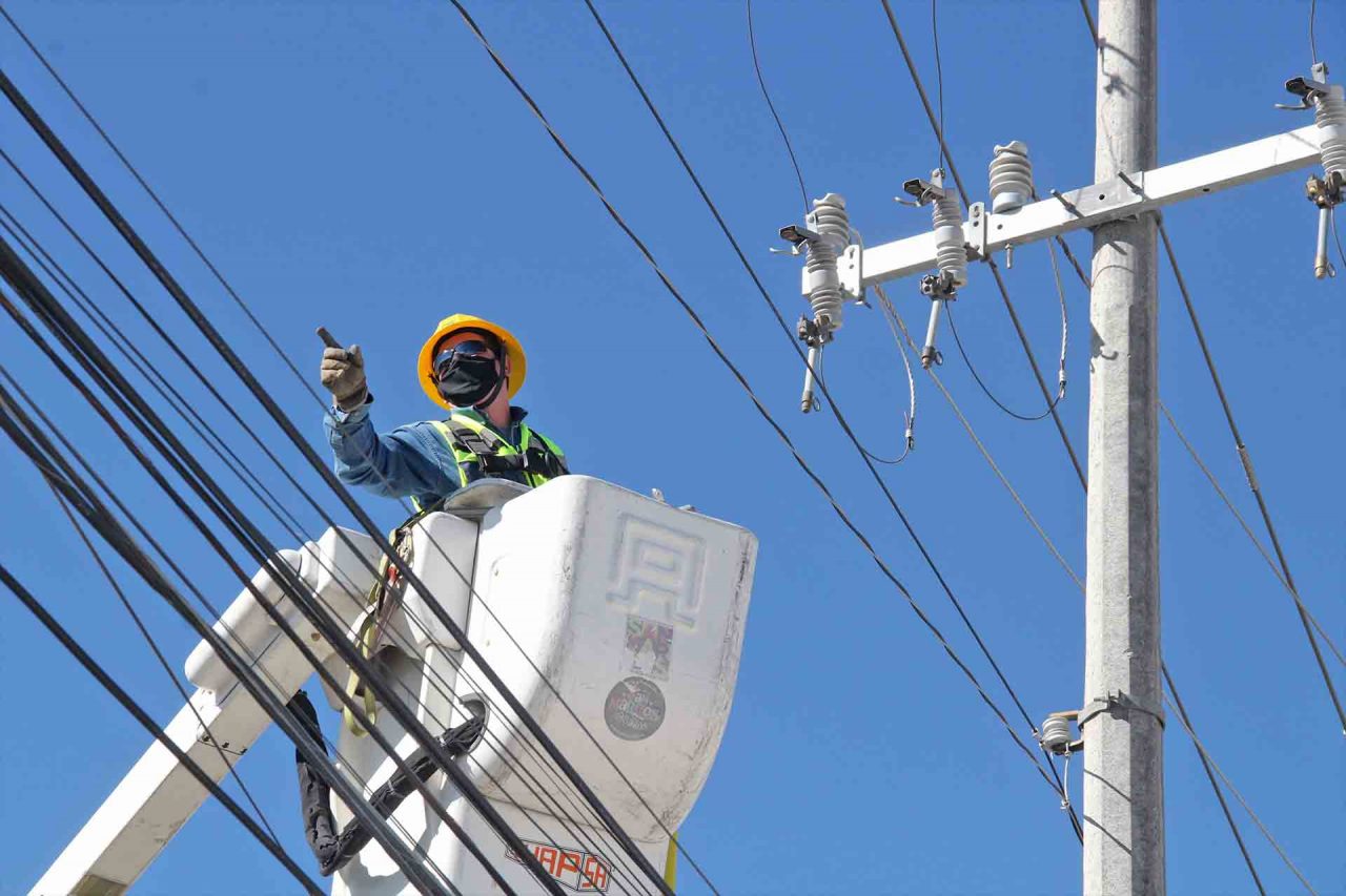 Trabajador CFE.