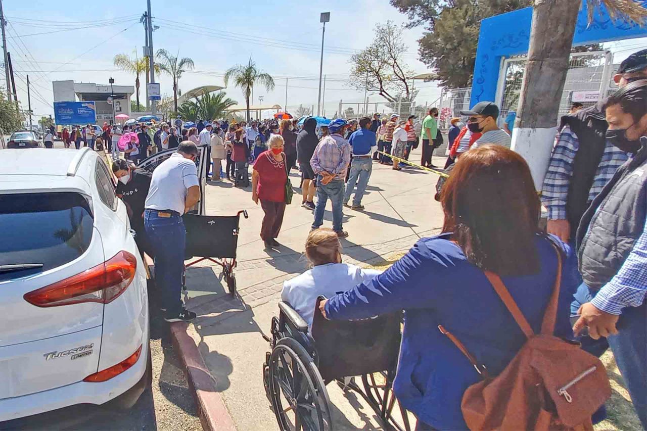 Caos durante la campaña de vacunación en Jesús María.