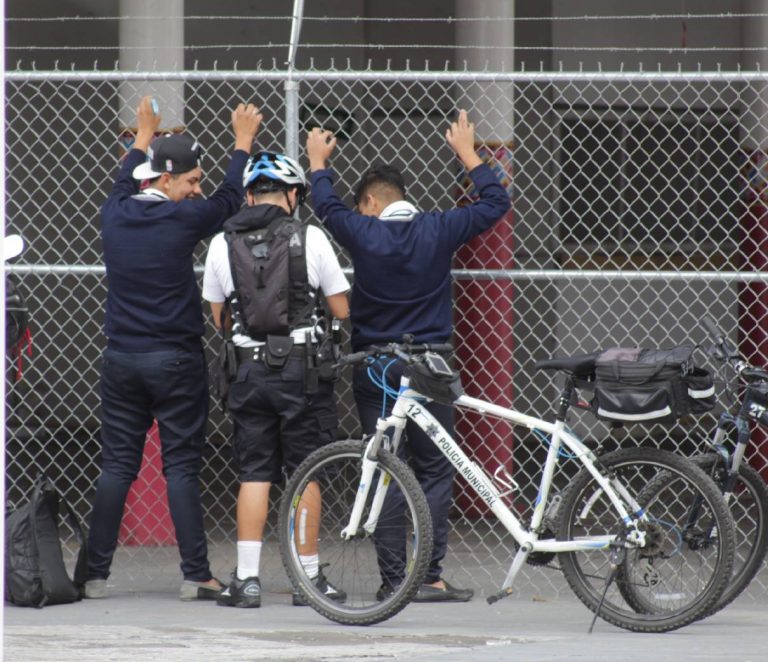 Siguen las quejas contra Polis gandallas