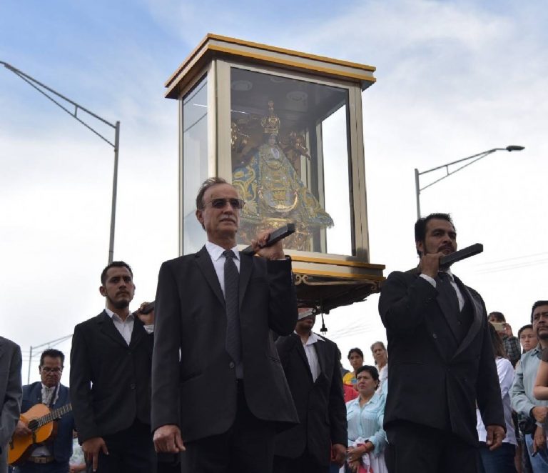 Chuy Merry recibe la visita de la Virgen peregrina de San Juan