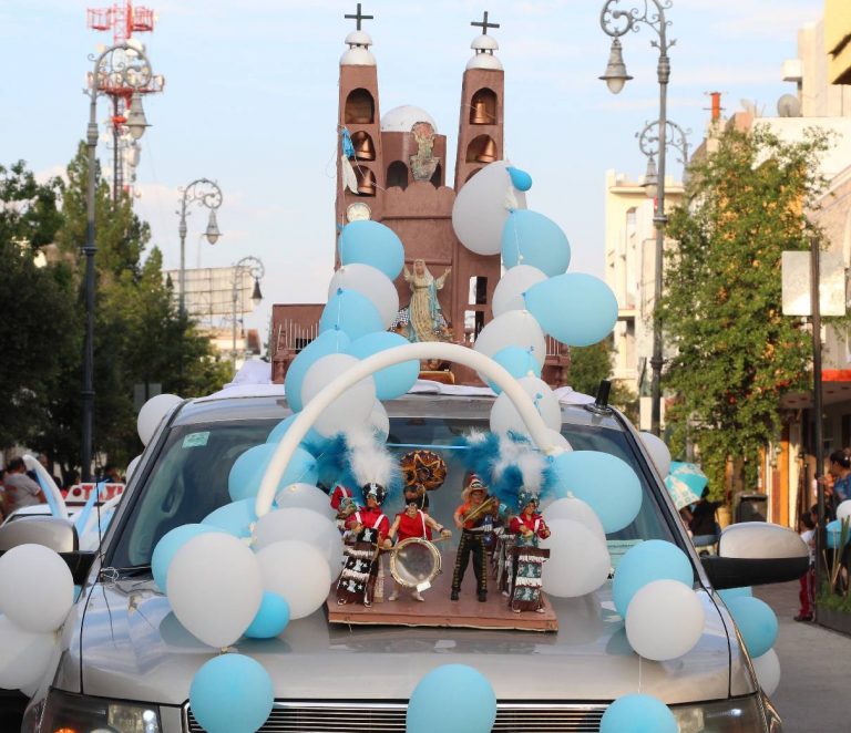 Celebran a la Virgen de la Asunción los Choferes y sus chulas unidades