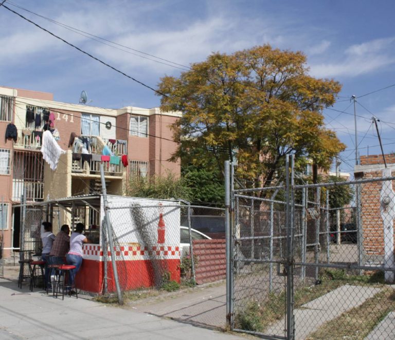 Ya no aguantan el desmadre de ‘Los Barandales’ en Potreros