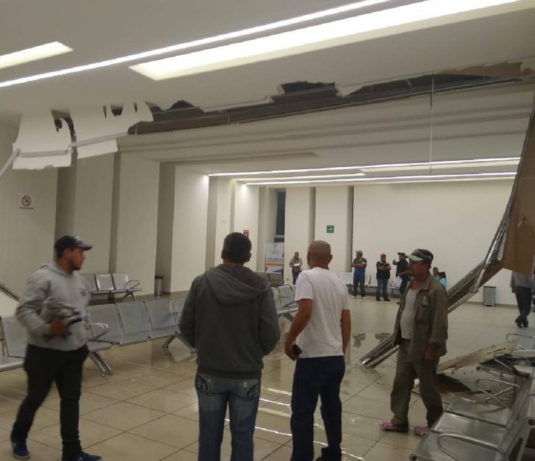 Se les cae el techo en el ‘nuevo’ Hospital Hidalgo