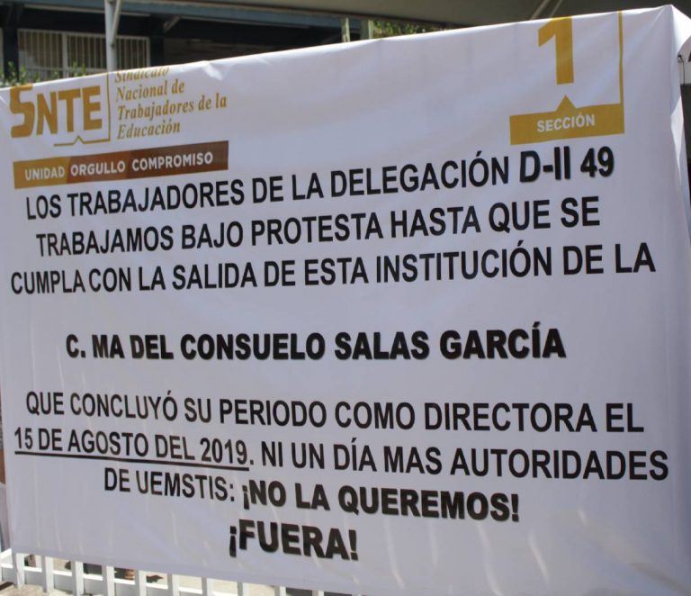 No quieren a la directora en el CBTIS 195