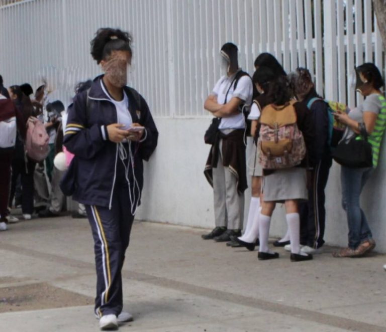 Ya no habrá chance de usar el cel en las escuelas