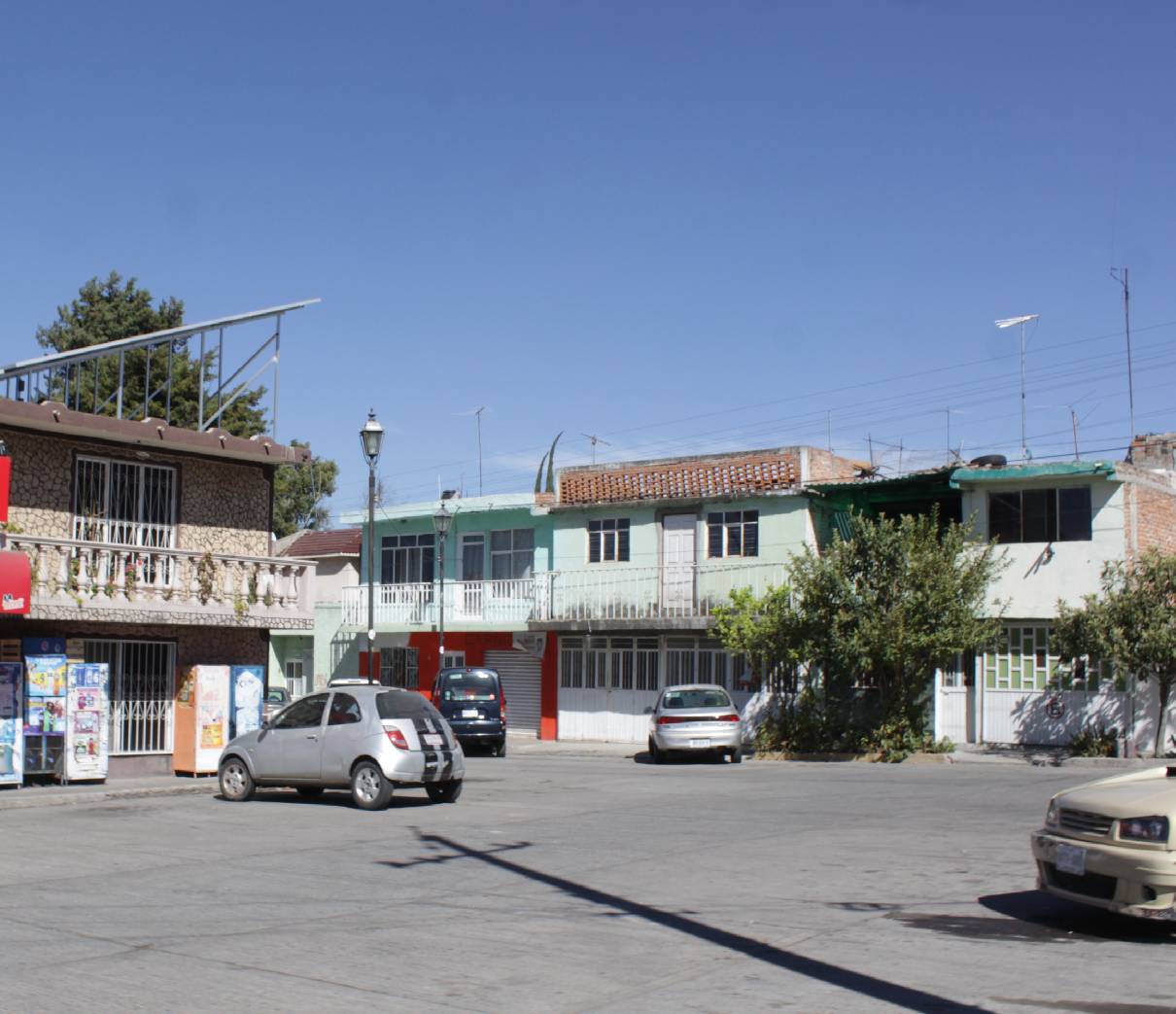 Vecinos del STEMA están hartos de el 'Topo' ¡El Aguas!