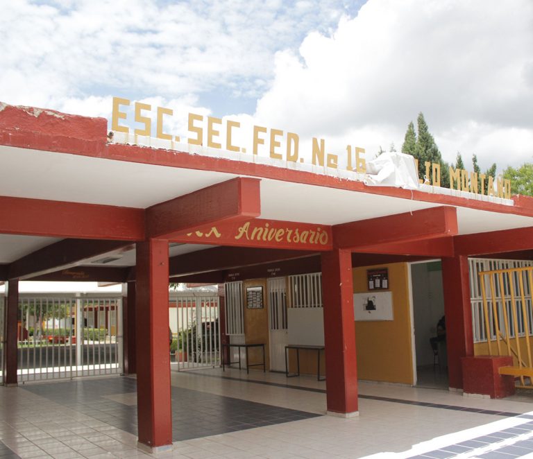 Afuera de esta secu se colocan malvivientes pa’ envenenar a los morros que salen de clases.