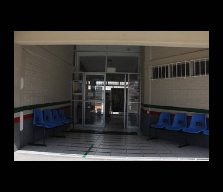 Por falta de luz se acaba el servicio en Centro de Salud