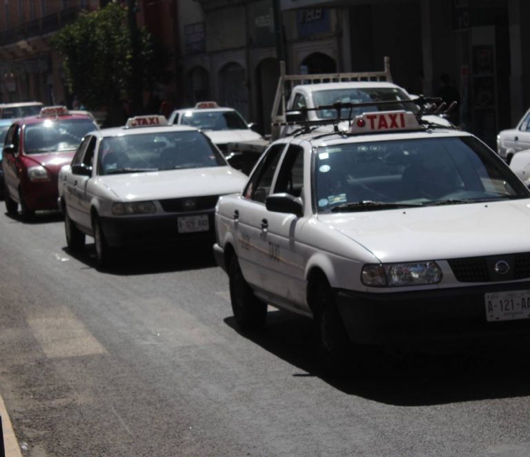 Taxistas se la juegan contra la inseguridad