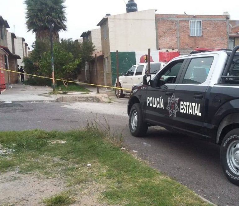 La doñita fue atacada afuera de su cantón por un grupo de sicarios.