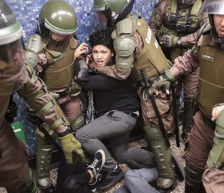 ¡Sigue el infierno en Chile! Sexto día de protestas y ya van 18 muertos