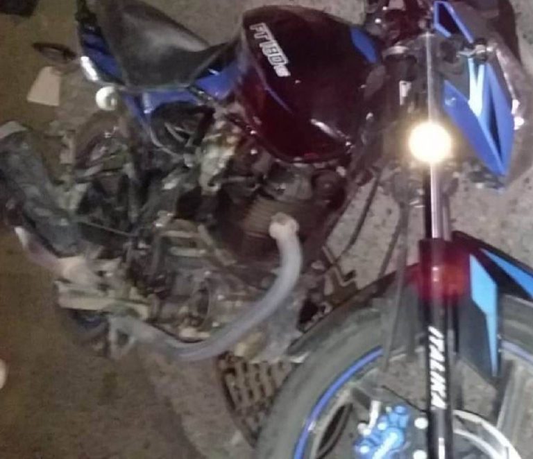 Lo chocan en su moto y pierde una pierna