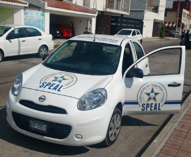 Moto ratas toman de rehenes a morrita y a doñita