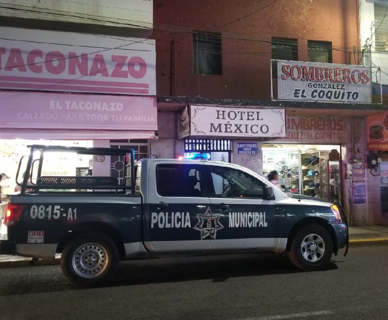 Se le puso al brinco a los paramédicos