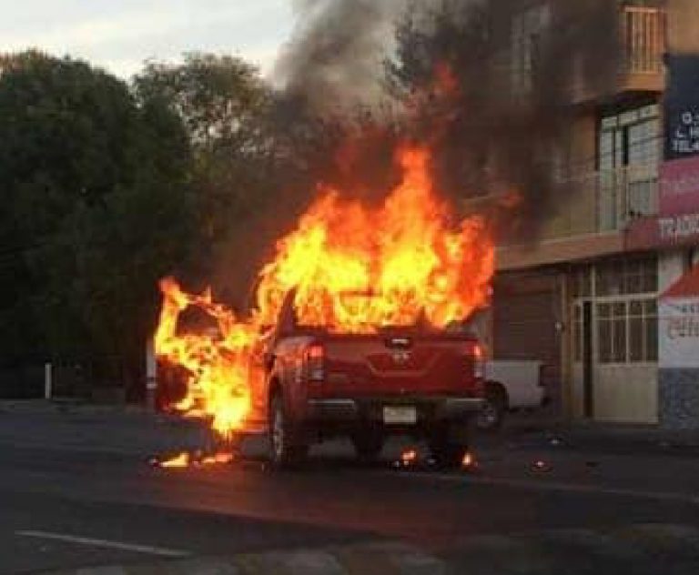 Arde Zacatecas por enfrentamientos del narco
