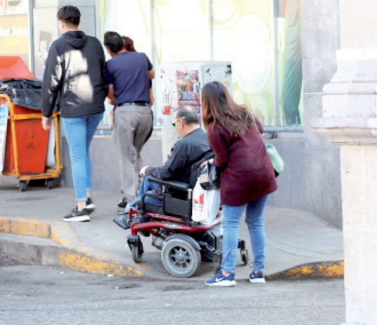 ¡Puro cuento eso  de ser incluyentes! Discapacitados se las ven negras en esta ciudad