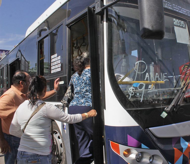 ¡Ya dejaron caer el aumento! Dos varos más por treparnos  a las fregaderas de camiones