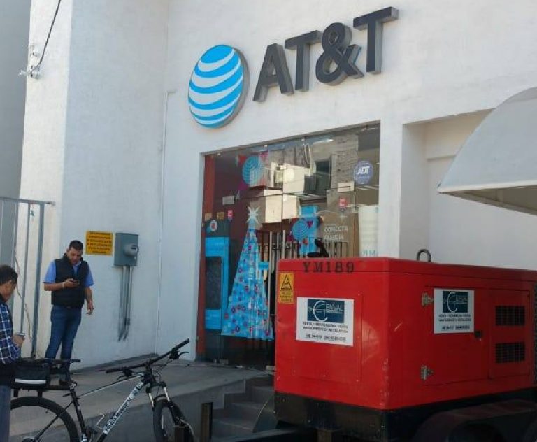 Vaciaron tienda de celulares en el centro