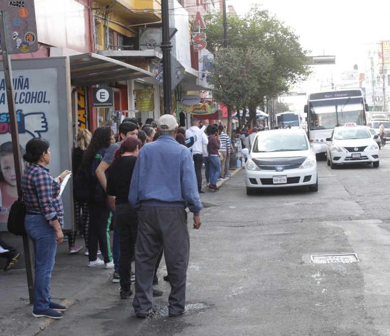 Una broncota pa’ agarrar el chato, ayer hubo poco transporte