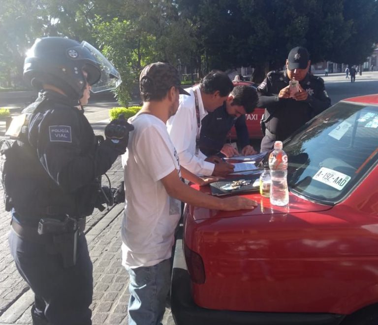 ¡Ruleteros bien pedos chambeando! Fueron sancionados unos taxistas borrachos