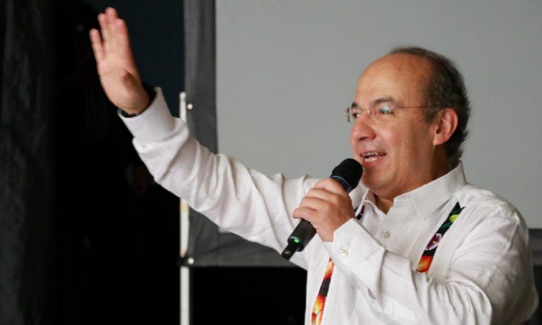 Calderón dice que su nuevo partido va a frenar a AMLO