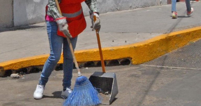 ¡Se hacen patos con las empleadas!