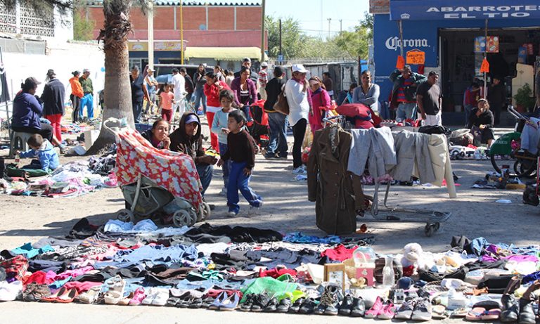 Siguen mujeres percibiendo menos dinero