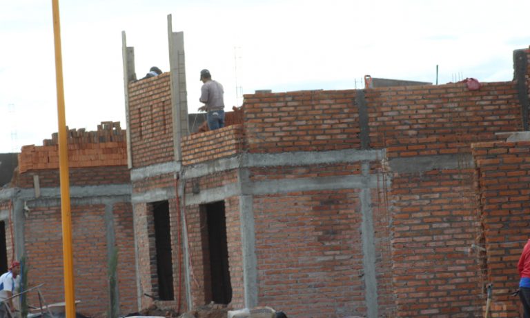 En el olvido albañiles y constructores