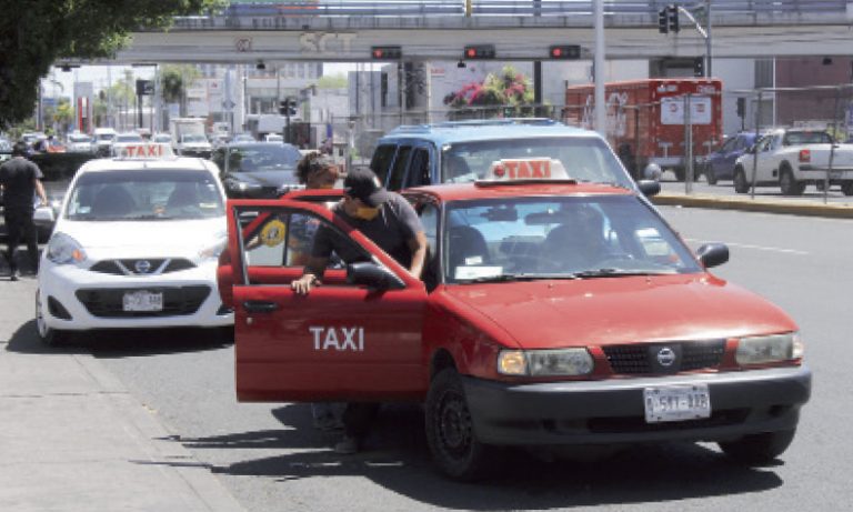 Taxistas prefieren dejar de trabajar