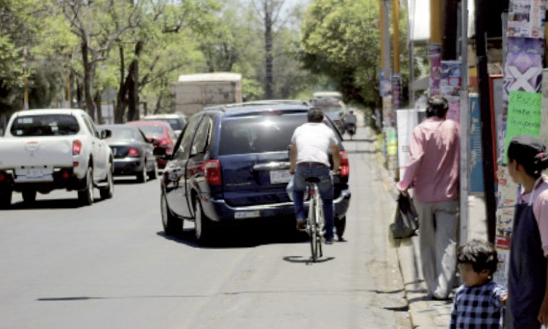 Ciclistas siguen sufriendo imprudencias de los automovilistas