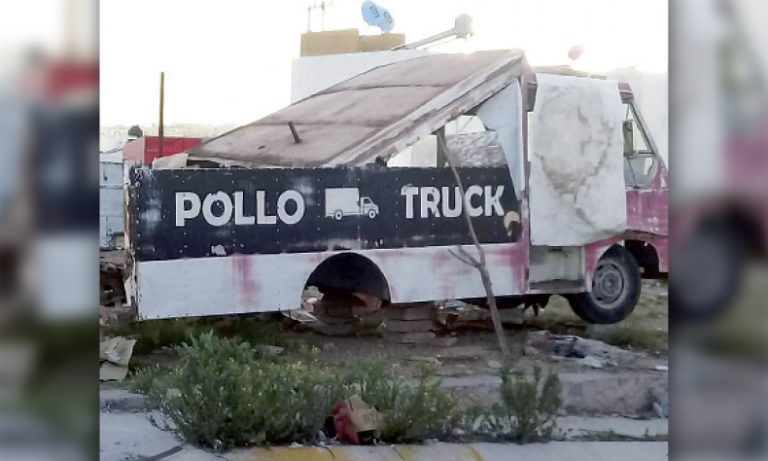 Tras reporte de EL AGUAS, se llevan camión del vicio de Villas de las Norias