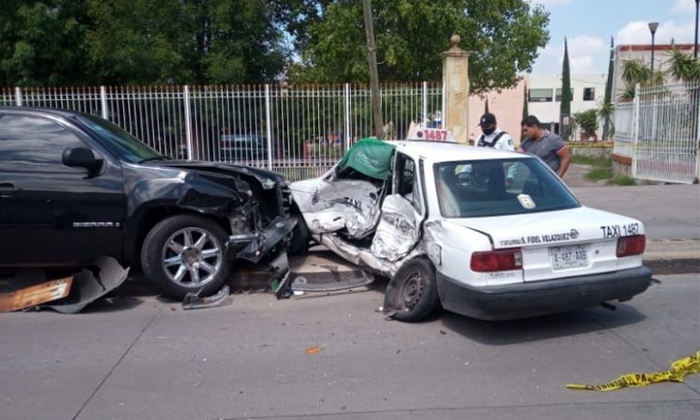 Taxista pierde la vida tras aparatoso accidente en Nacozari