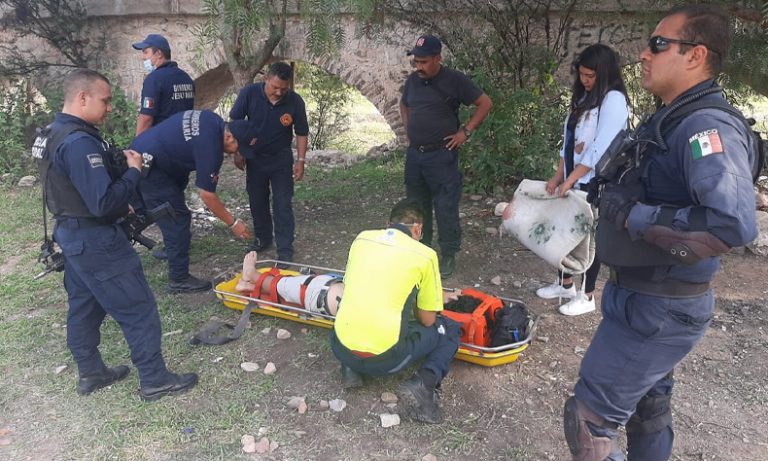 Ebrio cae de la cortina de la presa de Los Arquitos