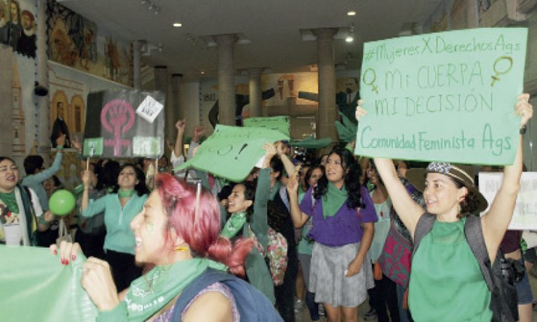 Comunidad feminista tendrá diálogos vía internet