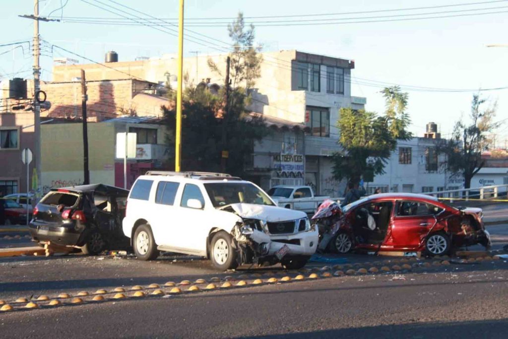 Dos muertos en brutal accidente en La México