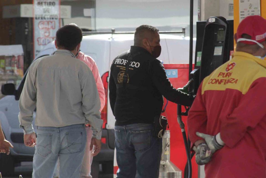 Gasolineros piden paro tras la nueva norma