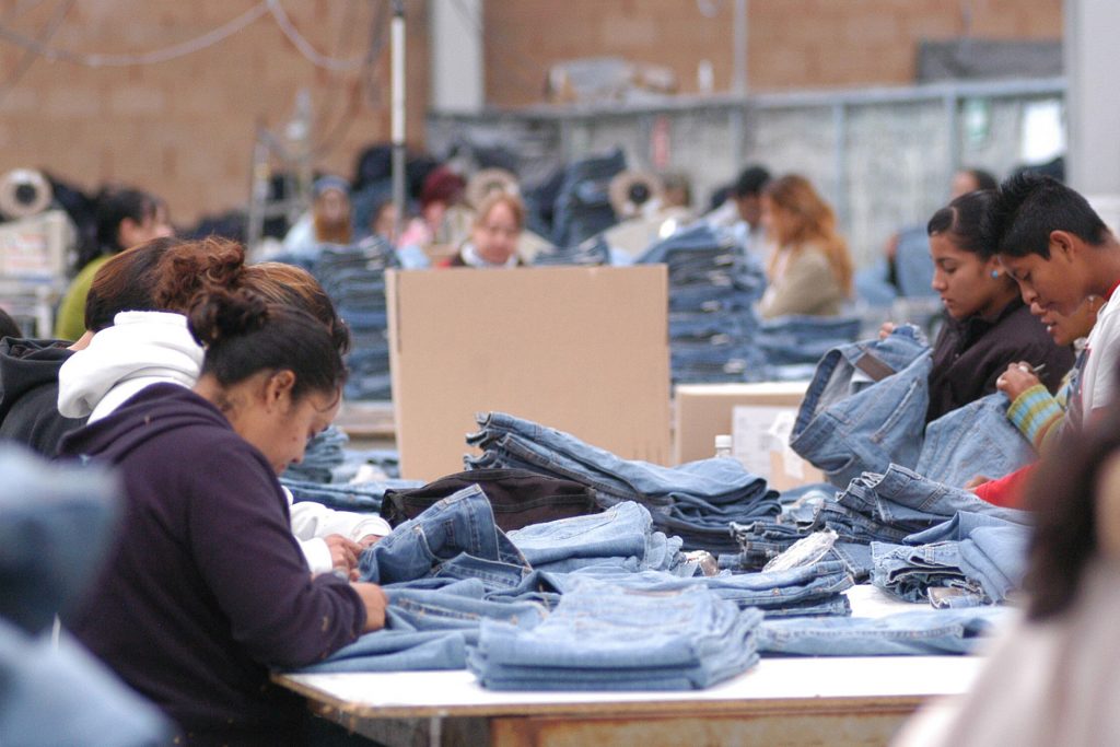 Triste año para textileras que confeccionan uniformes