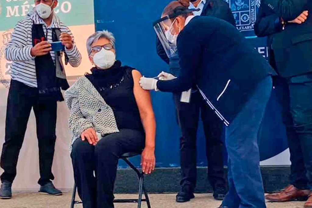 En Cosío inició el plan de vacunación a adultos mayores