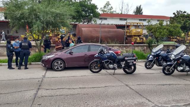 “Moto-ratones” asaltaron a cuenta-habiente y lo despojaron de $80 mil