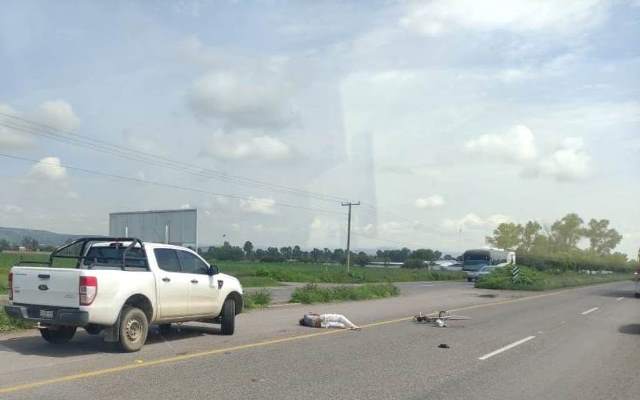 Ciclista zacatecano murió embestido por un auto en Rincón de Romos