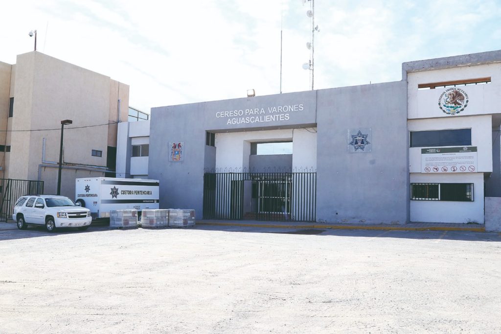 narco-policía cateo