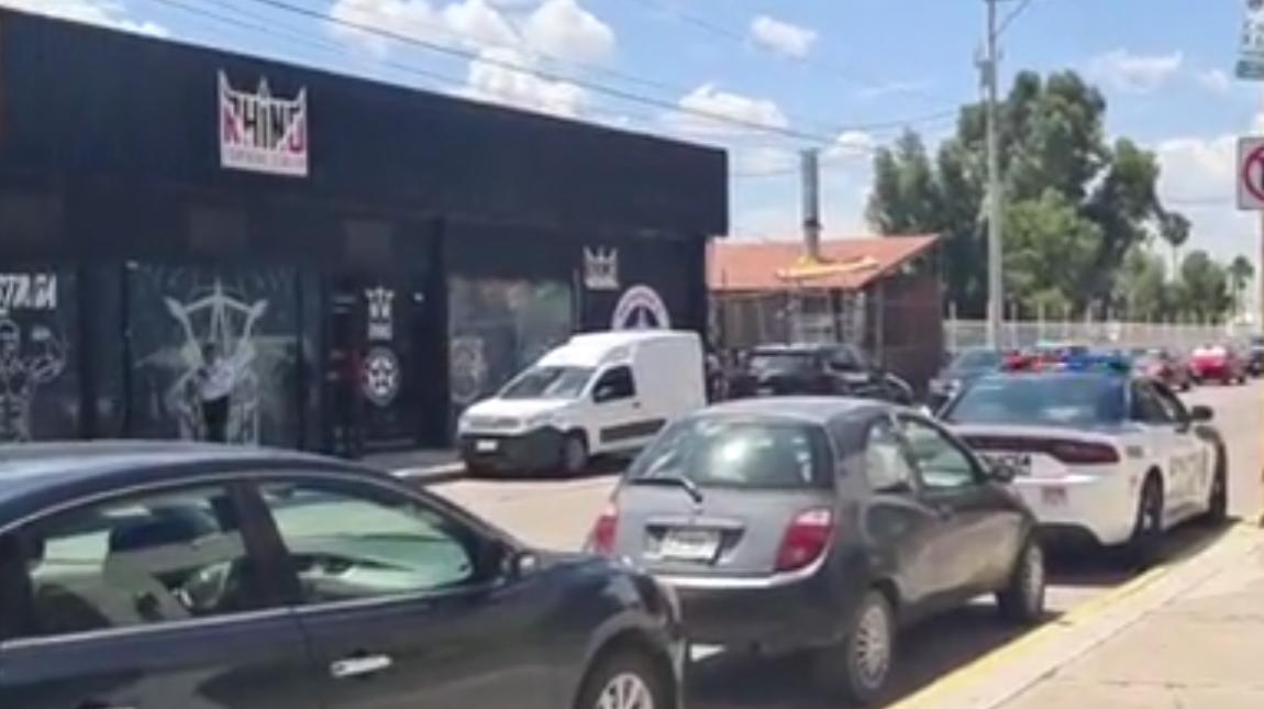 mujer cuentahabiente asaltada por poncha-llantas