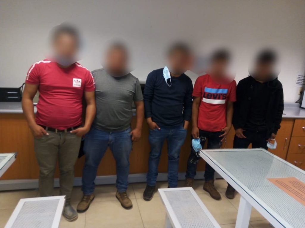 Detienen a pollero y a cinco guatemaltecos en Cosío