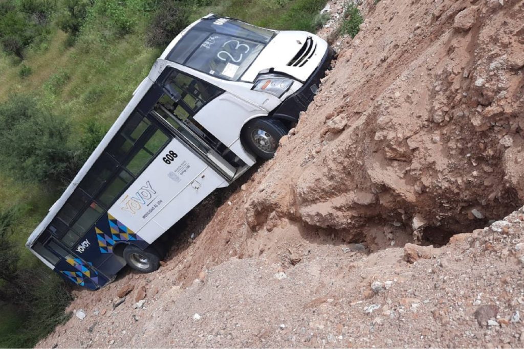 camión yo voy desbarrancó
