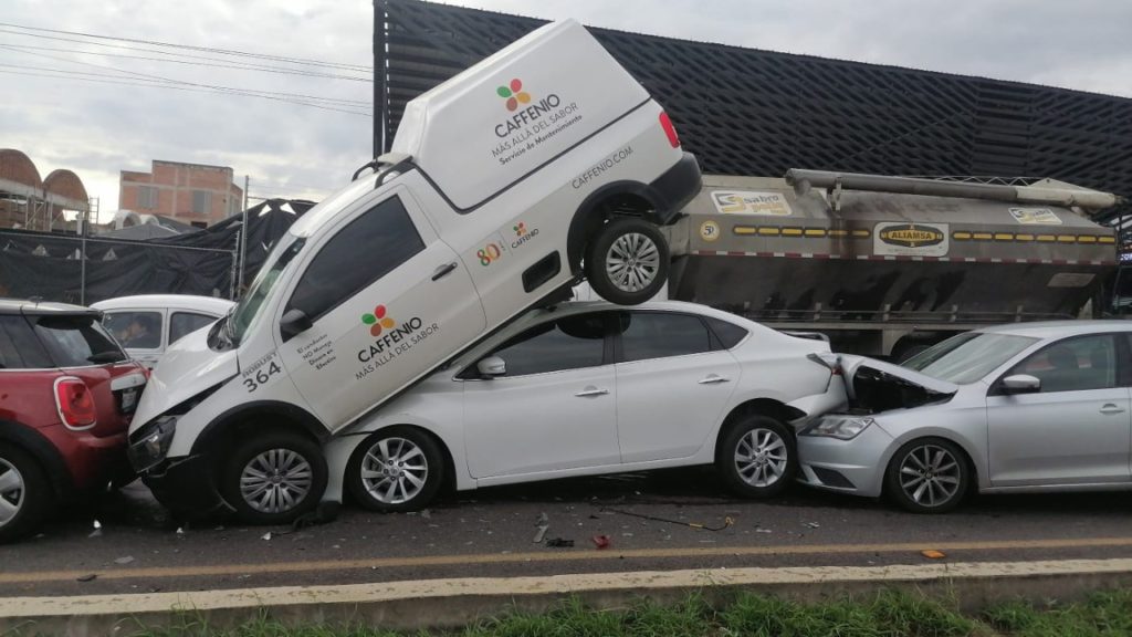 aparatosa carambola 45 norte