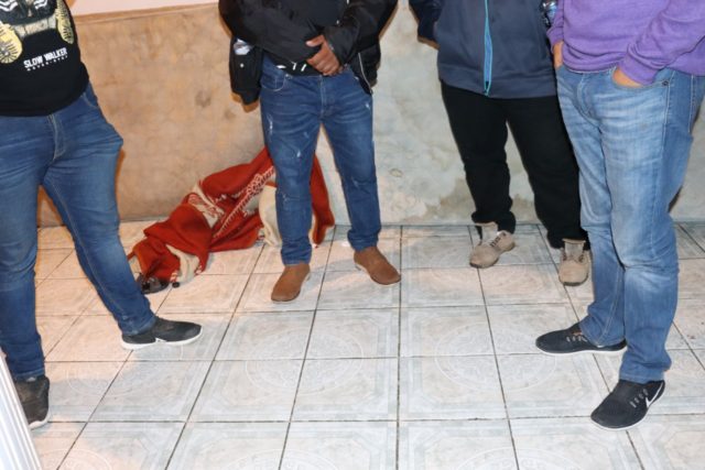 Aseguran 26 migrantes detuvieron pollero