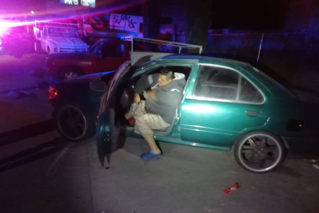 borracho estrelló dos vehículos