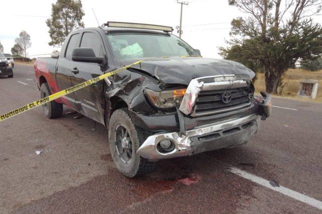 Camioneta impactó tsuru matando copiloto