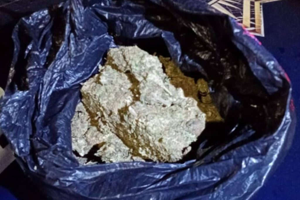 detuvieron pareja posesión mariguana