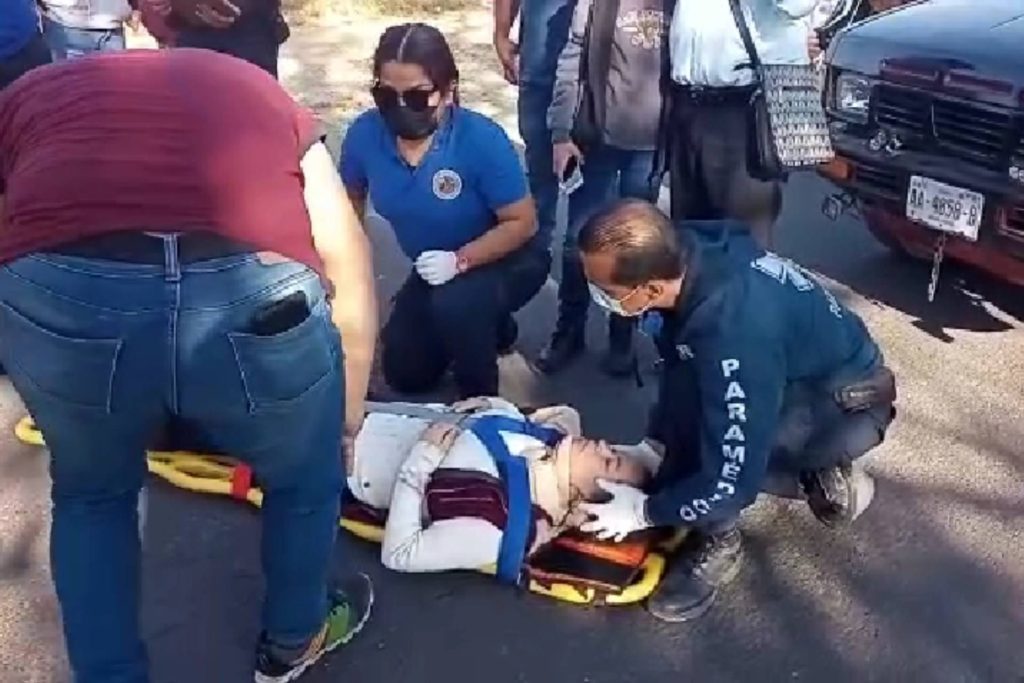 mujer embestida camioneta Solidaridad I